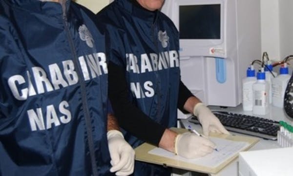 NAS di Parma trova violazioni strutturali e carenze assistenziali in case famiglia