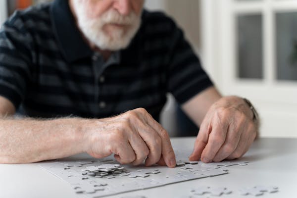 Nuova speranza per i pazienti di Alzheimer: innovativa tecnica di stimolazione cerebrale