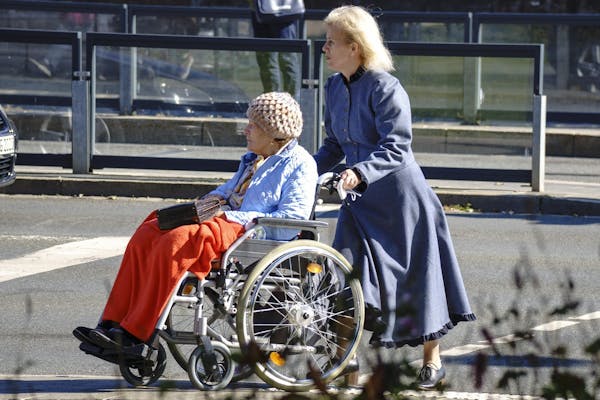 Oltre 12 milioni di caregiver in Italia: la maggior parte è donna