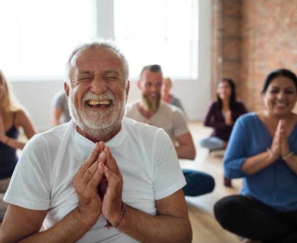 Studio rivela gli straordinari benefici della meditazione per gli anziani over 65