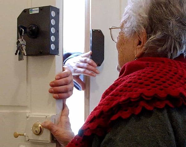 Truffe agli anziani: al via la campagna informativa a Pisa