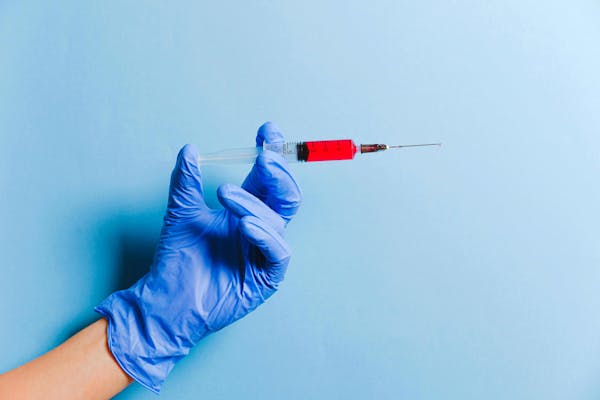 Vaccino antinfluenzale pro e contro, perché e quando farlo