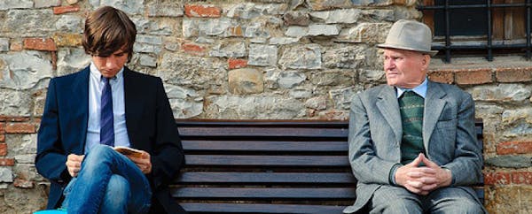 Anziani e studenti insieme in casa di riposo. Il nuovo modello del cohousing intergenerazionale