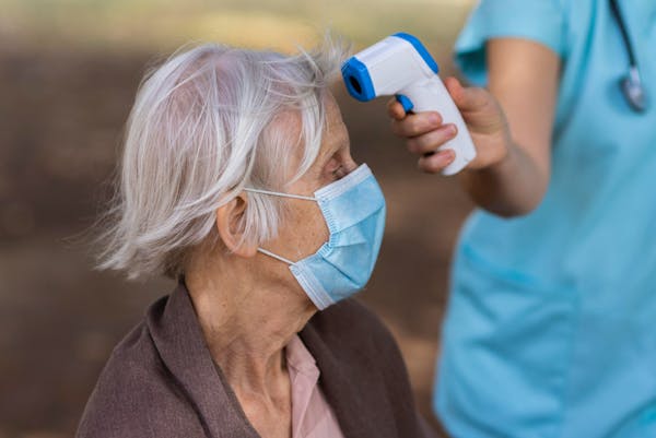 Stop mascherine negli ospedali e nelle RSA a partire dal 1 Maggio 