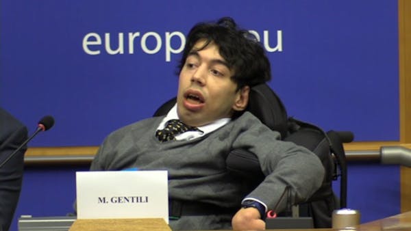 Vaccini covid-19: il Governo sancisce la priorità per disabili e caregiver