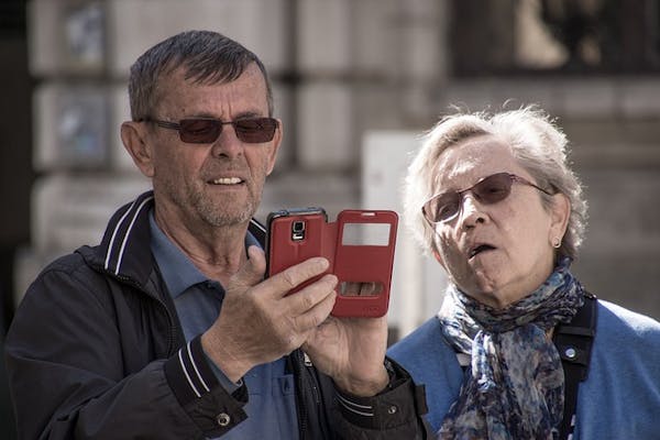 ABCDigital: giovani studenti promuovono l'inclusione digitale degli anziani residenti nelle strutture Korian