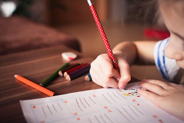 ‘C’è Posta per Te’ a Bolzano i bambini scrivono agli ospiti delle RSA
