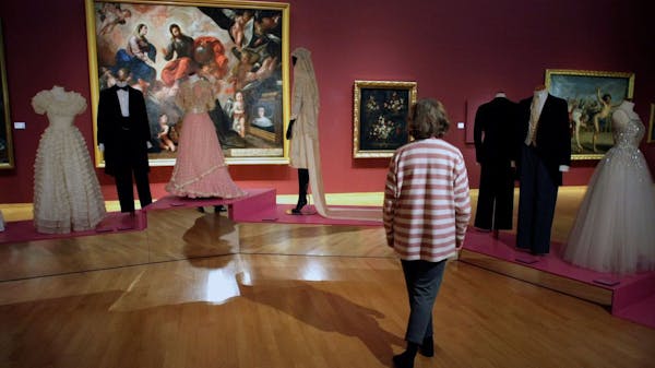 "Un Museo en Movemento": il progetto che porta la pinacoteca a domicilio nelle Case di Riposo