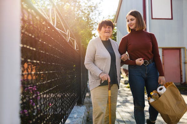 Il ruolo fondamentale dei caregiver: un impegno equiparabile a un secondo lavoro