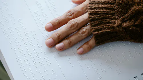 Come si legge il braille: storia e importanza di un codice inclusivo