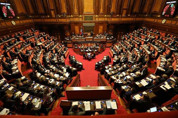 Senato: pene più severe per le truffe ai danni degli anziani