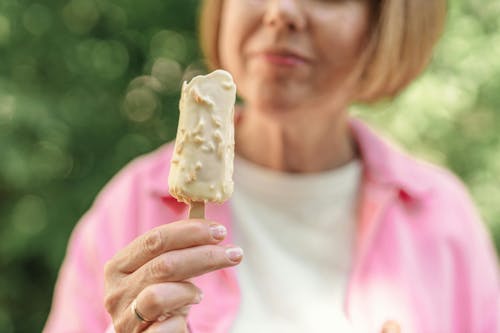 Alimentazione anziani estate: affrontare il caldo con gusto e sicurezza
