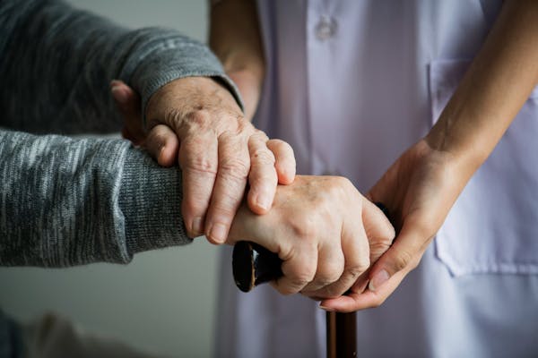 Anziani "parcheggiati" per più di una settimana negli ospedali: per Italia Longeva si tratta di “una vera emergenza”