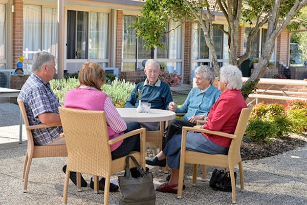 Senior Housing: i vantaggi di un modello residenziale rivolto ai nuovi bisogni degli anziani e famiglie
