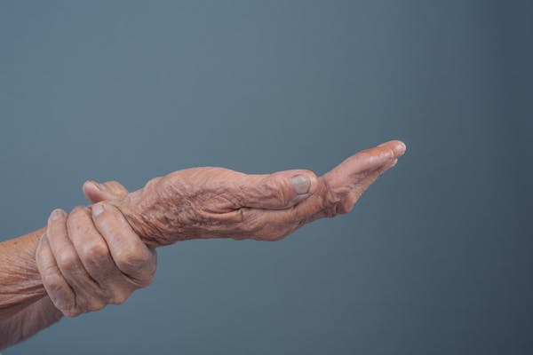 In Italia sono 300milla i colpiti dal Parkinson