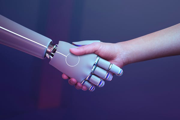 Robot potenziati dall'intelligenza artificiale: una soluzione per l'epidemia di solitudine che colpisce gli anziani?