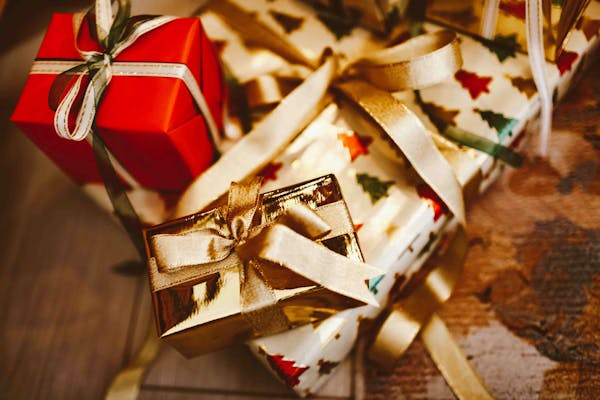 Regali di Natale per anziani: 15 modi per farli felici