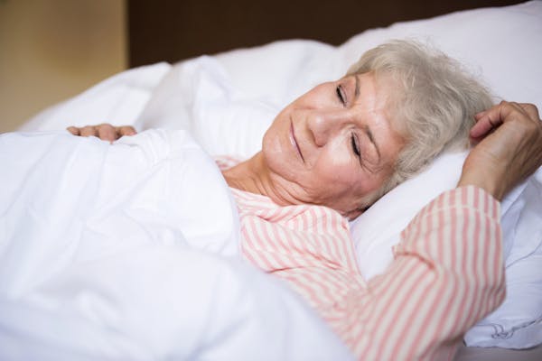 La temperatura incide sulla qualità del sonno degli anziani: sarebbe meglio non superare i 25 gradi