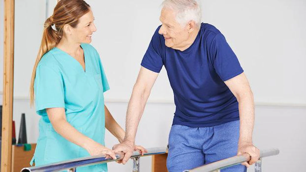 Morbo di Parkinson: la nuova tecnica di “stimolazione del midollo spinale” che permetterà ai malati di tornare a camminare