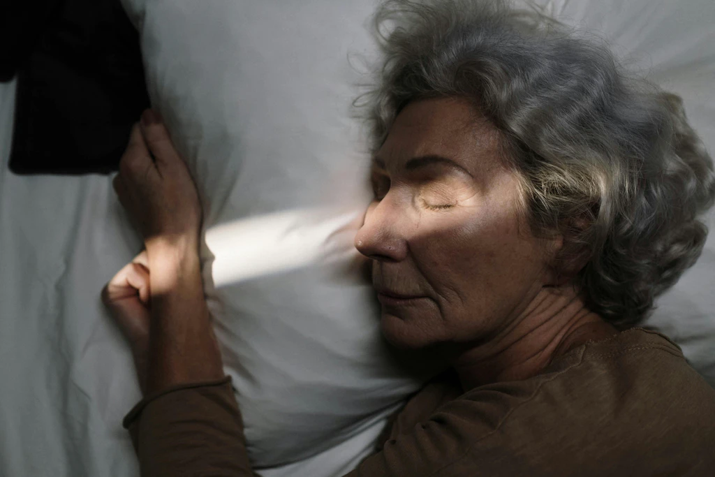 Insonnia anziani rimedi naturali: come ritrovare il piacere di dormire