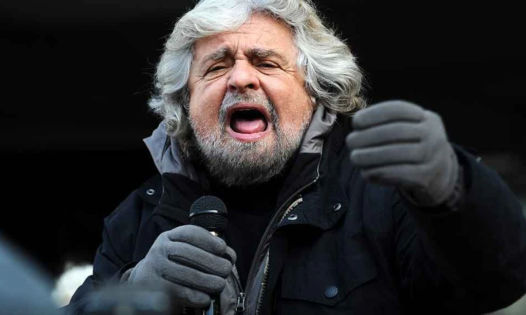 Togliere il voto agli anziani: l’ultima provocazione di Beppe Grillo