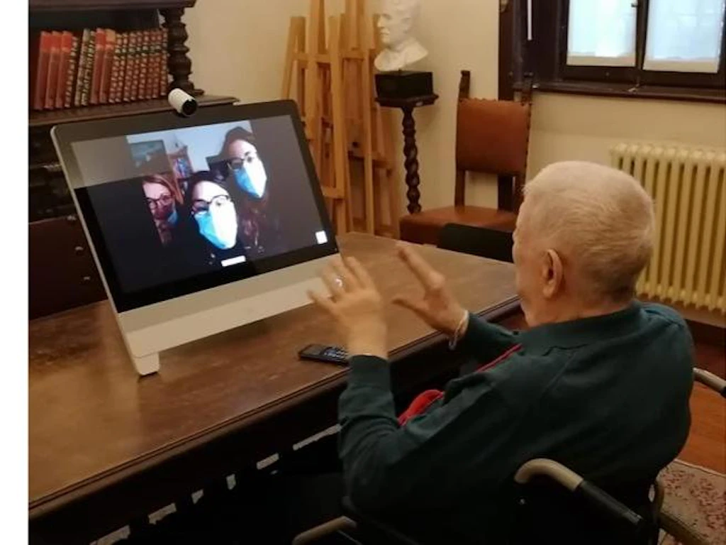 A Milano arriva ‘Eccomi!’: la telepresenza per visitare virtualmente gli anziani nelle RSA