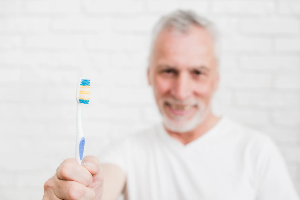 Cure dentali: come mantenere denti e gengive in salute nella terza età