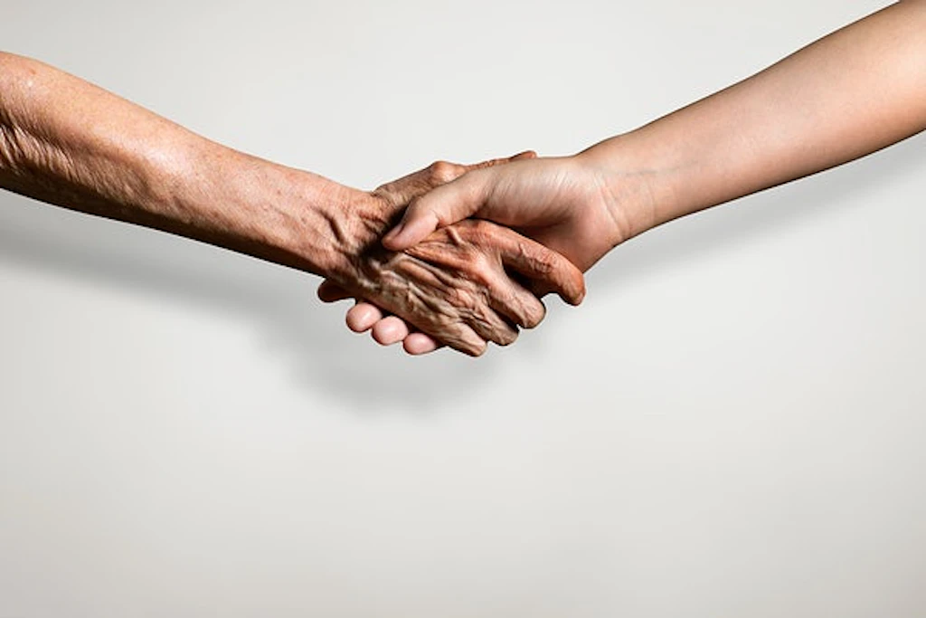 Progetto Anchise: a Roma, un numero verde a supporto delle persone anziane
