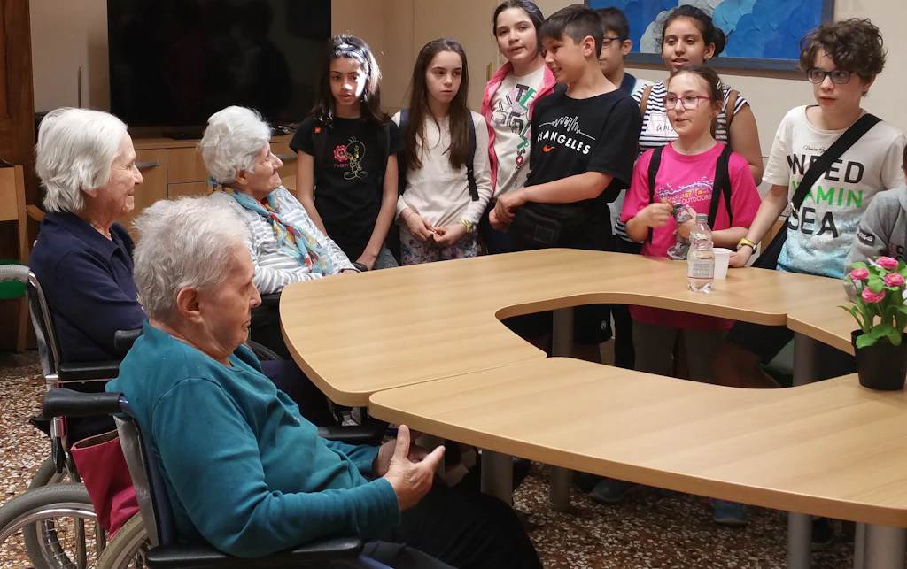 Educazione intergenerazionale: la Villa Ranuzzi accoglie circa 40 bambini della Scuola Primaria.
