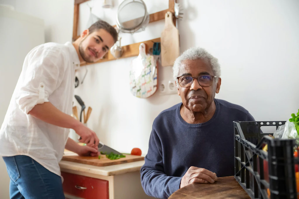 Assistenza persone anziane: chi è il caregiver, cosa fa e perché il suo è un duro lavoro