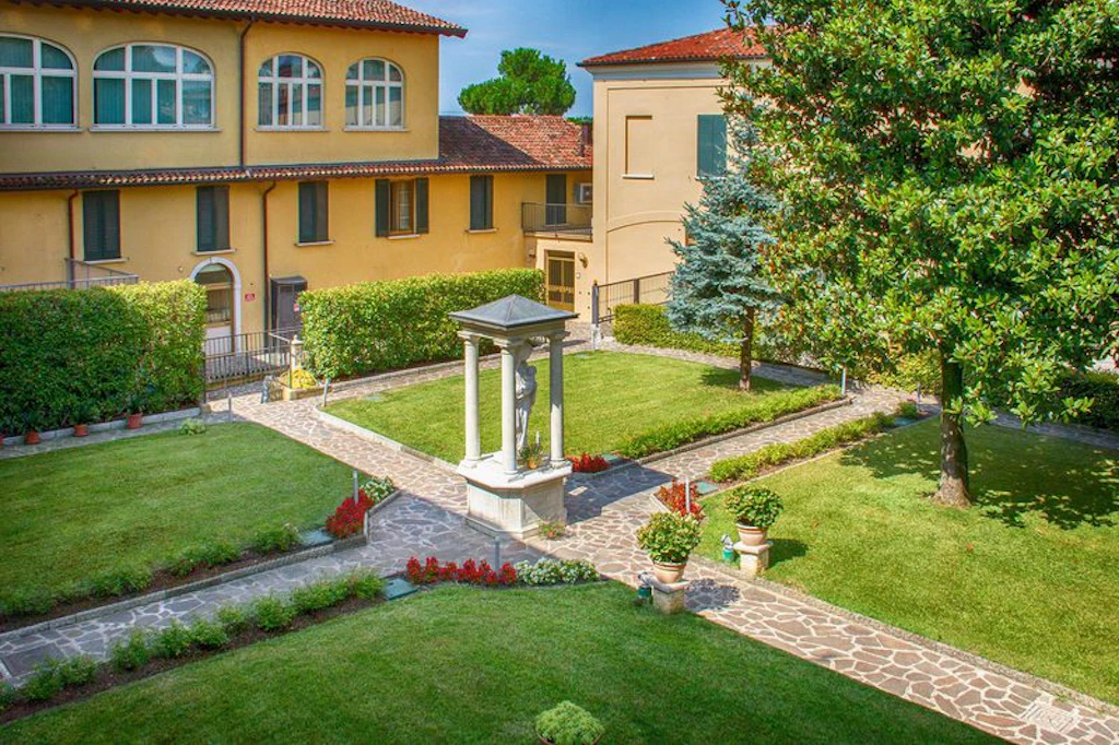 Foto principale di RSA Paola di Rosa