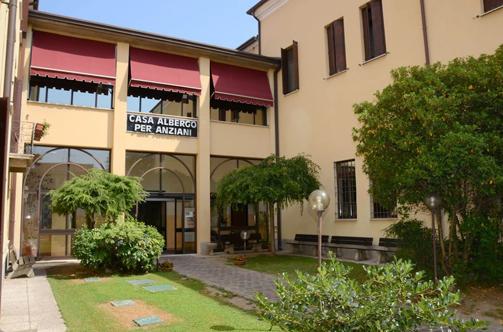 Foto di Casa Albergo per Anziani